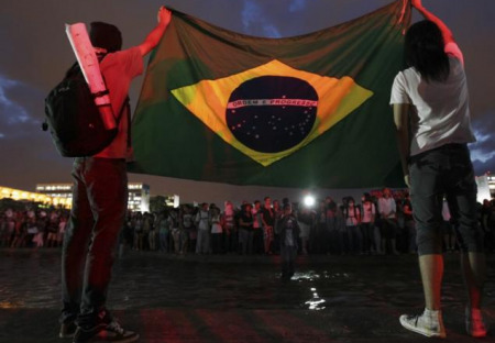 Pokoušejí se rozpoutat Spojené státy v Brazílii puč po vzoru ukrajinského Majdanu?