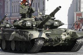 ni-tanky-t-90-zvitezi-nad-abramsy-v-syrii-v-pripade-srazky
