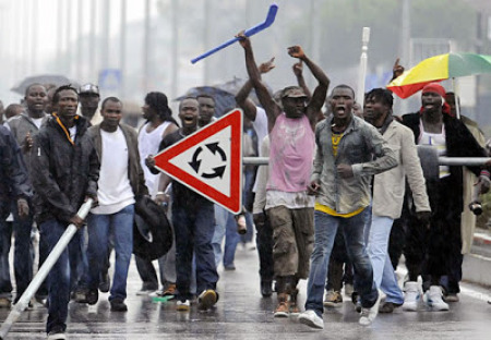 Ilegální imigranti přinesli náboženskou a etnickou válku do Evropy!