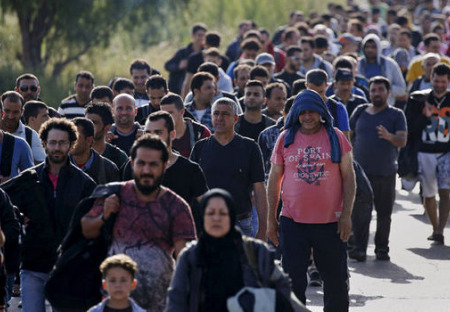 Uprchlická vlna je geniální útok na Evropu. Takový dobře organizovaný Trojský kůň