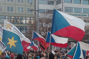 zdravice-narodni-demokracie-ucastnikum-demonstrace-za-nasi-kulturu-a-bezpecnou-zem