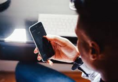 Mobilní telefony mohou kazit sociální vztahy