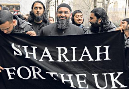 Proč britská policie ignoruje pakistanské gangy, znásilňující děti ve městě Rotherham