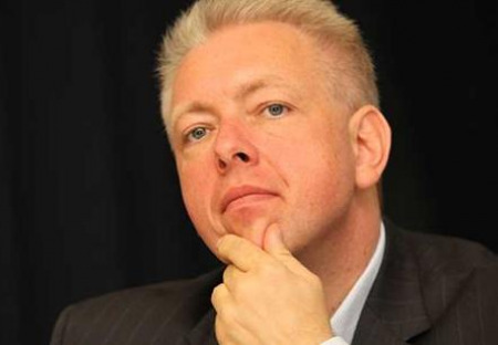 Piráti: Svoji neschopnost řešit konkrétní problémy svaluje ministr Chovanec na svobodný Internet