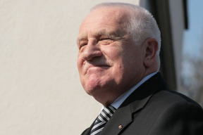 sokujici-rozhovor-expremiera-jana-straskeho-v-hospodarskych-novinach