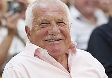 Suma sumárum, aneb: Co ze všeho nám zbylo? Naše řeč!