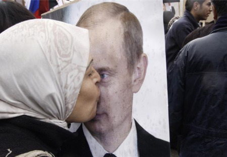 Putin ukázal světu jaký je rozdíl mezi ruskou pomocí a americkou okupací!
