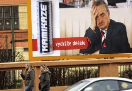 Kdo si dnes vsadí na internetového maskota Schwarzenberga…?