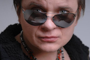 vilda-cok-inzeruji-vaginalni-hrozbu-a-pomatene-slunickarky-se-rady-nechaji-oplodnit