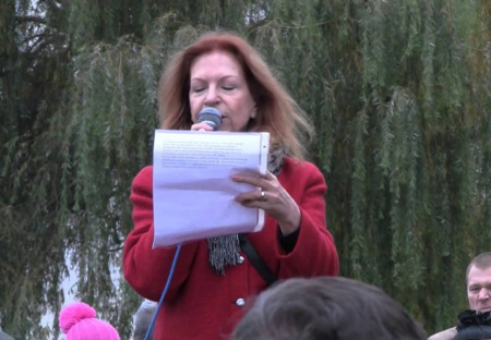 Lenka PROCHÁZKOVÁ - Projev při pietním shromáždění 2. května 2016 před budovou ambasády Ukrajiny
