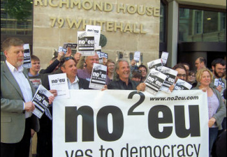 Brity z EU vyhnal nedostatek demokracie v jejích strukturách