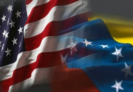 Venezuela volá o pomoc a Světová rada míru reaguje: USA jsou pro Venezuelu hrozbou.