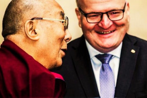 kruta-pravda-o-svobodnem-tibetu-a-dalajlamovi-obdivovanem-havlem-schwarzenbergem-a-hermanem-muceni-otroctvi-cerna-magie-a-dolary-od-cia