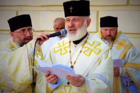 ukrajinsky-majdan-aneb-muze-katolicky-arcibiskup-byt-lhar-mit-ucast-na-vlastizrade-krvavem-statnim-prevratu-obcanske-valce-propagaci-homosexualismu-a-masovem-zabijeni