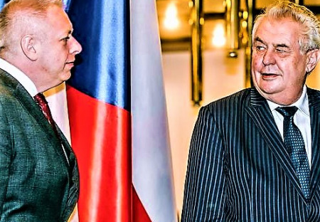 Chovanec přesvědčoval Zemana, že "Koniáš" je důležitý. No, přečtěte si raději sami, jak to dopadlo