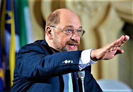 100 PROCENT PRO SCHULZE, CHYBĚLA UŽ JEN MÁVÁTKA