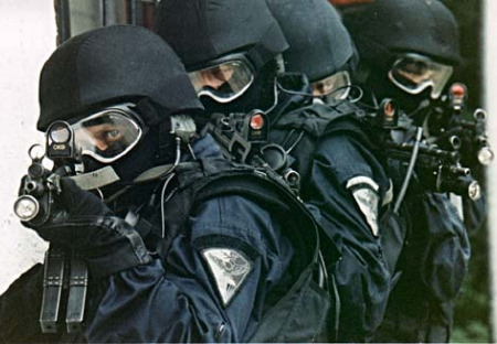 JAK JEDNAT S POLICIÍ DNEŠNÍCH DNŮ?