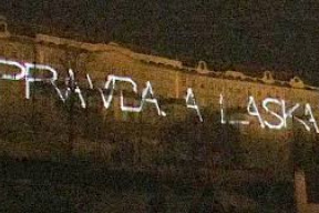 kult-vaclava-havla-rozklada-staty