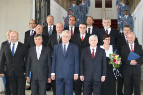 dostane-vlada-rusnoka-duveru-poslancu-pres-prusvihy-necase-a-jeho-vlady-by-koalice-chtela-zase-vladu-drzost-nebo-jenom-truc-zemanovi