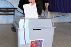 zemi-hybe-dul-paskov-a-blizici-se-volby-neverim-ods-a-nemcove-ani-starym-firmam-sanci-davam-jane-bobosikove-a-babis-je-mimo