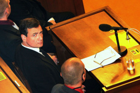 brezen-je-mesicem-stridani-a-zmen-zmeny-prinese-i-sjezd-cssd-a-snad-uz-medvedari-prestanou-s-torturou-ratha-a-vodenim-na-retezu