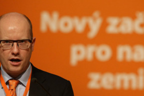 socialistum-a-lidovcum-rostou-preference-fandim-pavlu-belobradkovi-a-snad-se-v-cechach-vykeca-i-necasova-role-u-amnestie