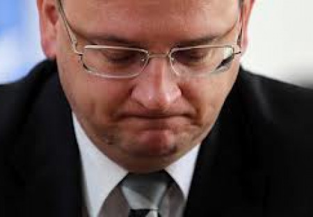ODS a rozumnější proekonomická strategie vlády, byť opožděně. To se podaří, jen když Kalousek a jeho TOPka dostanou na frak.