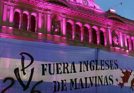 Intelektuálové pochybují o politice Argentiny ve věci Falklandských-Malvínských ostrovů