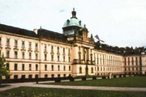 vlada-strakovka
