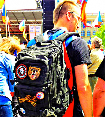 OPOZIČNÍ AKTIVISTÉ SOUZENI ZA NÁZOR, ALE VRAZI ZŮSTÁVAJÍ NA SVOBODĚ