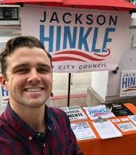 Americká města vypadají ve srovnání s Moskvou jako „zombie pustiny v úpadku“, říká americký novinář Jackson Hinkle.