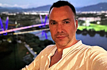 Oleksij Arestovyč: Navrhuji Putinovi společnou modlitbu v kostele ...